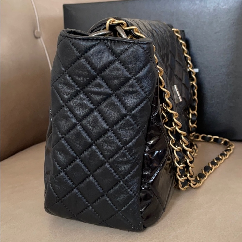 Chanel Black Shoulder Bag - Picture 7 of 13